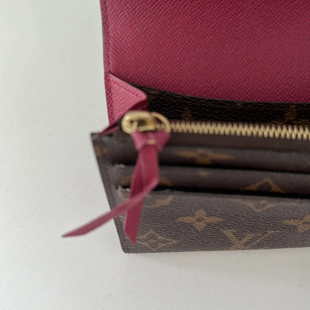 Louis Vuitton Wallet - Picture 7 of 9